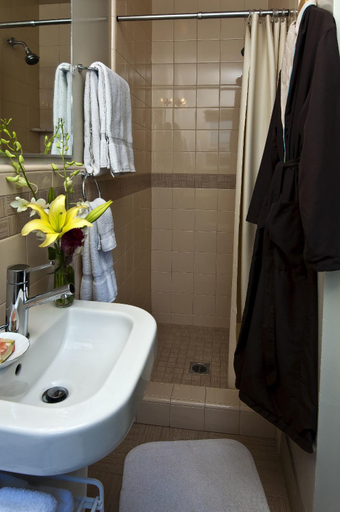 Bathroom 3, Aurora Hotel, Los Angeles