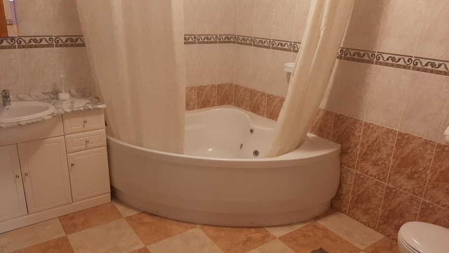 Bathroom 2, Hostal Los Amigos, Albacete