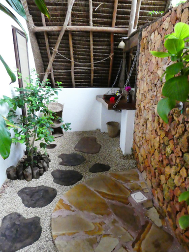 Bathroom 4, Belvedere Resort, Kusini
