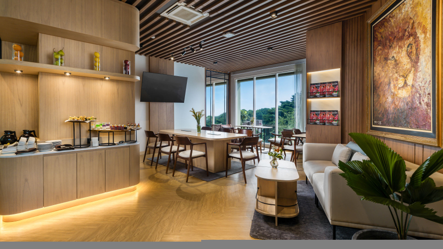The Wujil Resort and Conventions Semarang - Food & Drinks