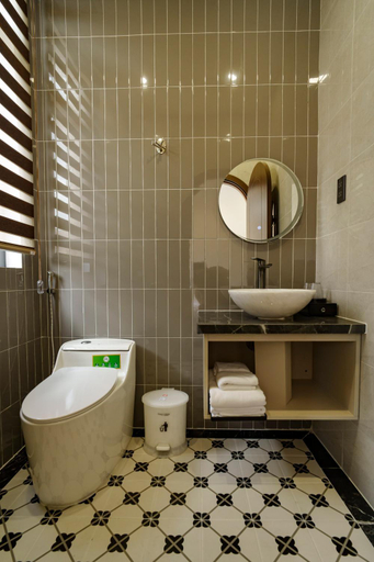 Bathroom 4