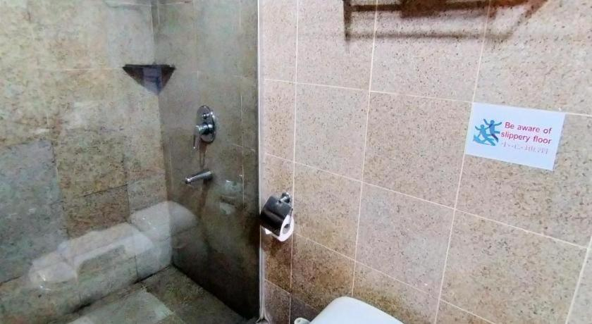 Bathroom 7