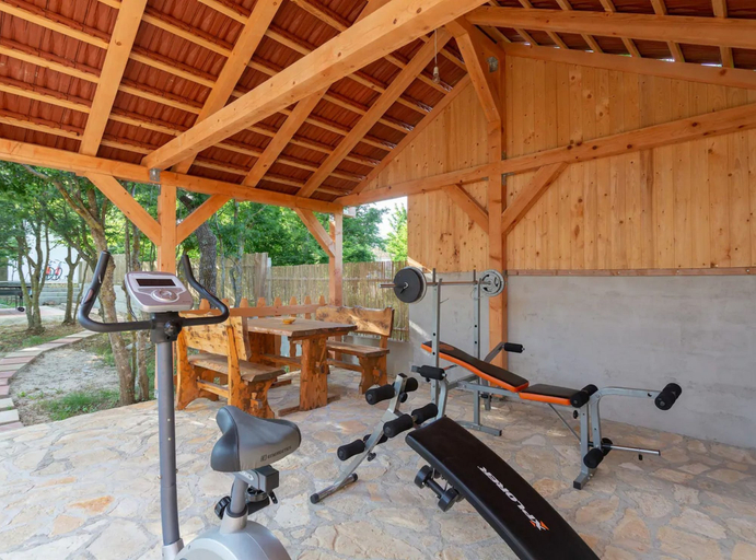 Others 5, Sunny Escape Holiday Home Dicmo With Pool and Gym, Dicmo