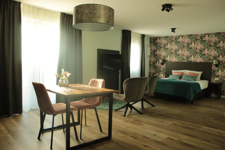 Others 5, Studio SIS - Aparthotel, Steenbergen