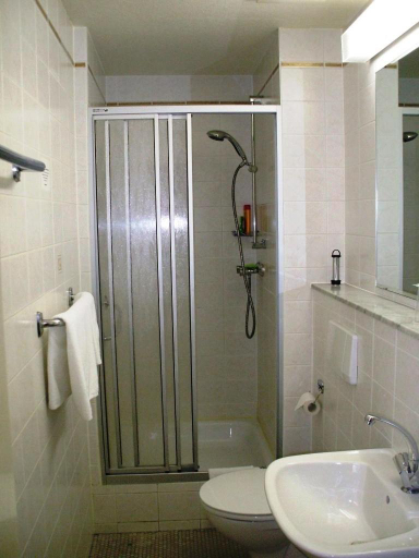 Bathroom 2, Hotel Messe am Funkturm, Berlin