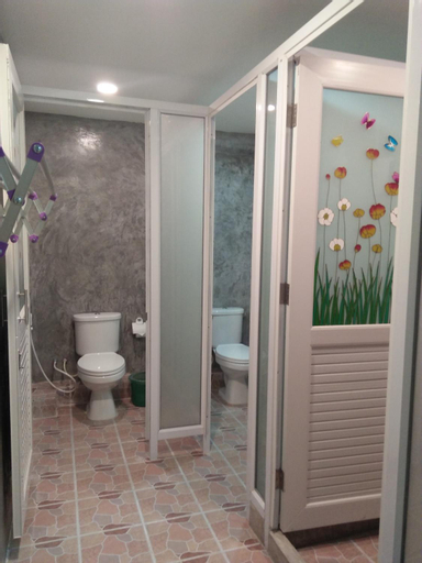 Bathroom 11