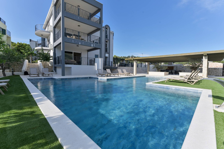 Sport & Beauty 4, Luxury Living at Horizon Retreat, Marina