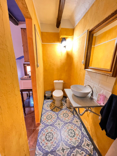 Others 3, Estudio en masia Can Mon, Girona