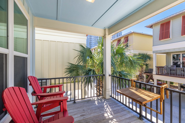 Others 5, Bottlenose Beach House, Baldwin