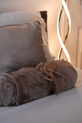Bedroom 2, Southampton retreat-Hot Tub-Pool-Parking, Southampton