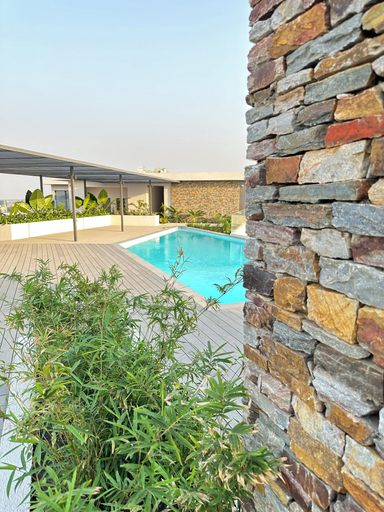 Sport & Beauty 3, Loxwood Apartment, Accra