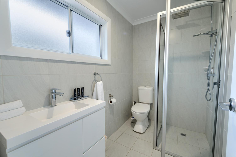 Bathroom 4