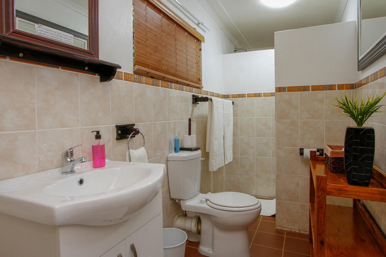 Bathroom 10