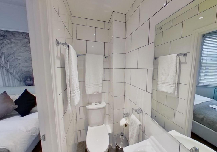Bathroom 2, Nineteen, Brighton and Hove
