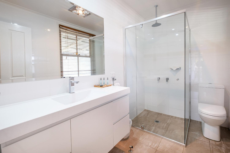 Bathroom 14