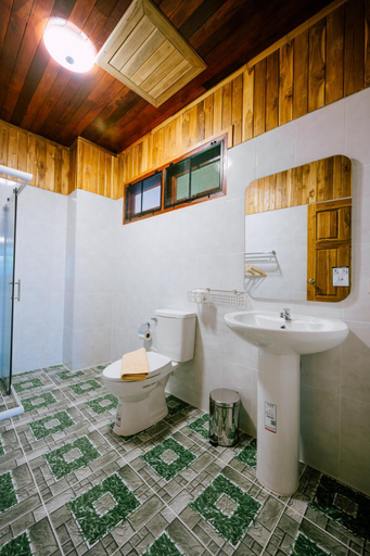 Bathroom 12