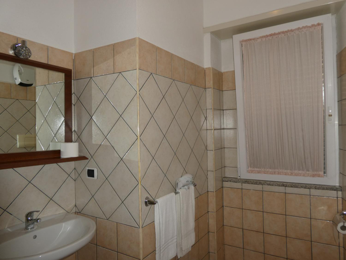 Bathroom, B&B Oliena, Nuoro
