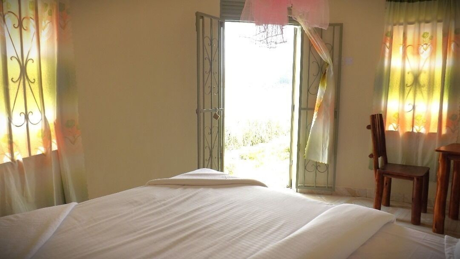 Bedroom 2, Antique Cottages, Ndorwa