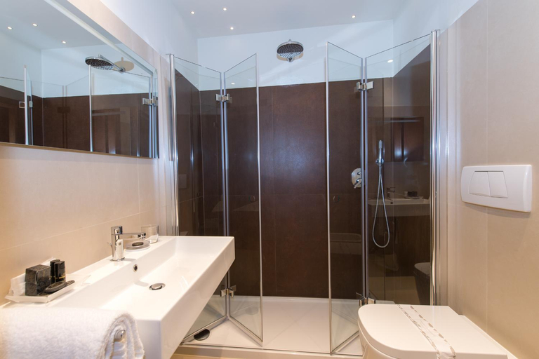 Bathroom 4, Locanda Leon Bianco on the Grand Canal, Venezia