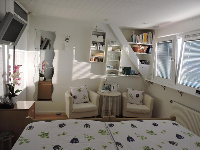 Bedroom, B&B 'Four Seasons', Den Helder