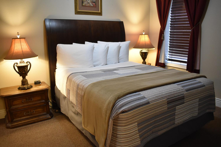 Bedroom 3, Silver Horseshoe Inn, Fremont