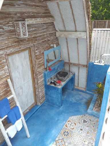 Others 2, Casa Azzurra, Lombok