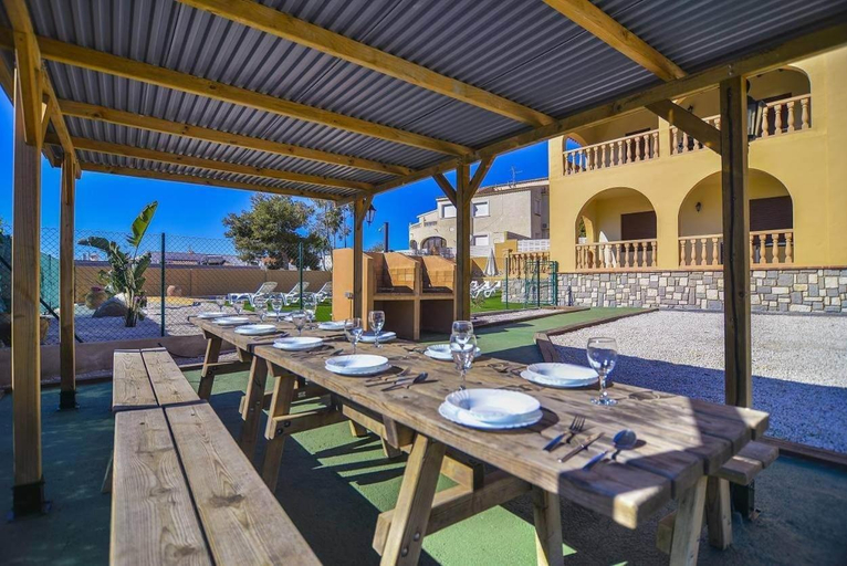 Food & Drinks, Villa Ambar - PlusHolidays, Alicante