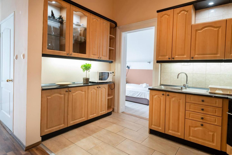 Others 4, Central and large AC home away from home, Budapesti
