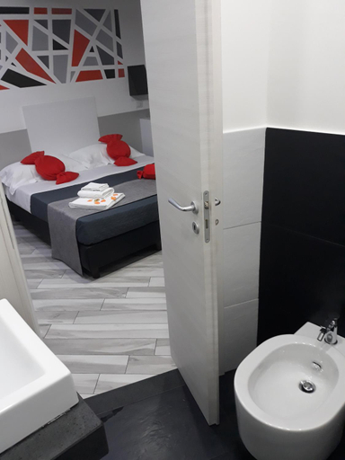 Bathroom 4, Il Diamante, Crotone