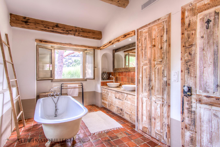 Bathroom 4, Villa Serenità Pallombaggia, Corse-du-Sud