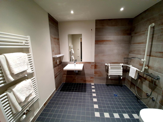 Bathroom 5, Jugendherberge Gemund Vogelsang, Euskirchen