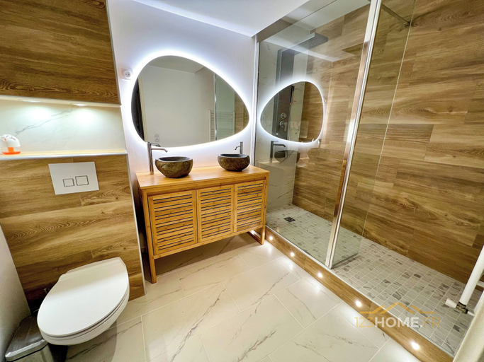Bathroom 2, 123home- Garden & spa, Seine-et-Marne