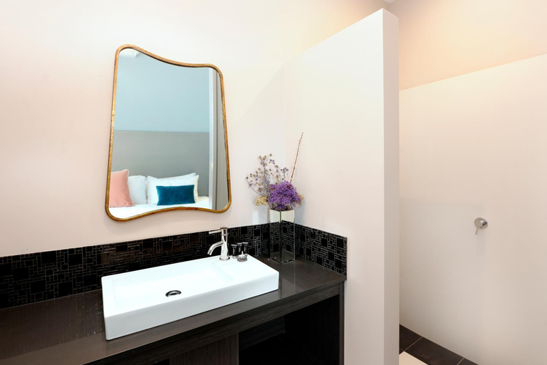Bathroom 7