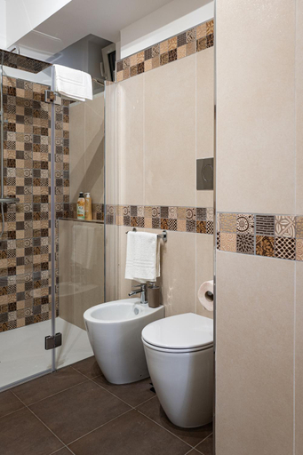 Others 4, A Due Passi - Guest House, Messina