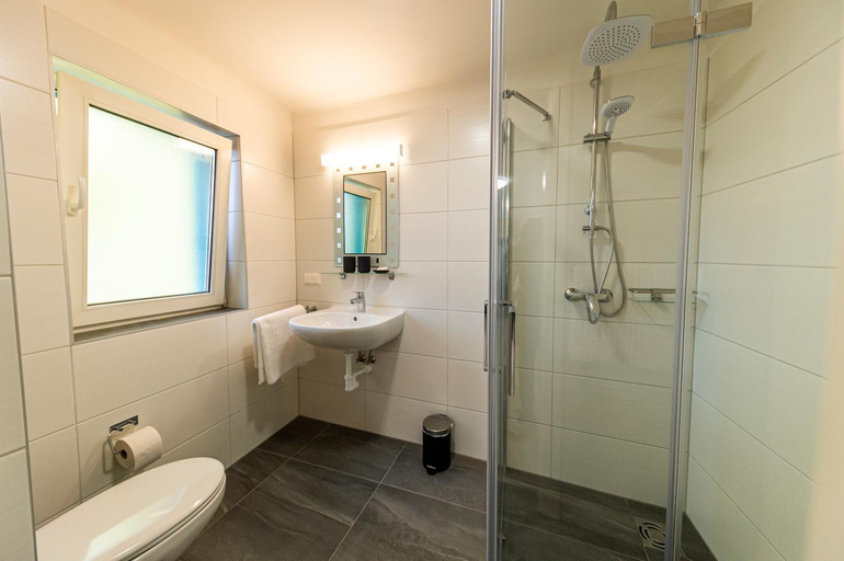 Others 5, Zeltweg-Rooms, Murtal