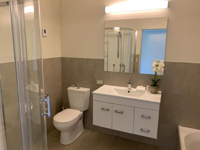 Bathroom 3, Koura Bay Golf Resort, Kaikoura