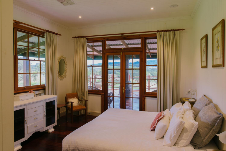 Bedroom 3, Hanging Tree Wines Homestead, Cessnock