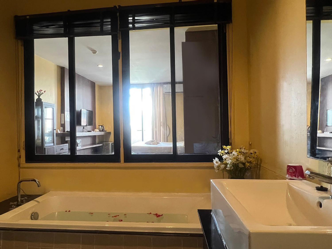 Bathroom 15