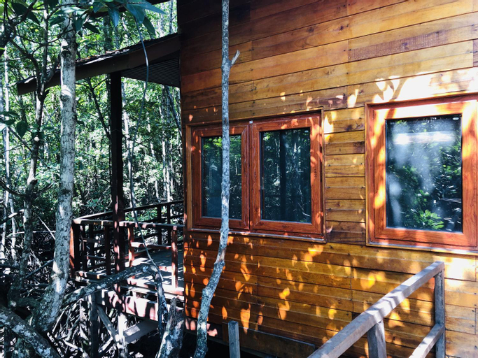 Gayang friendly water house homestay, Tuaran