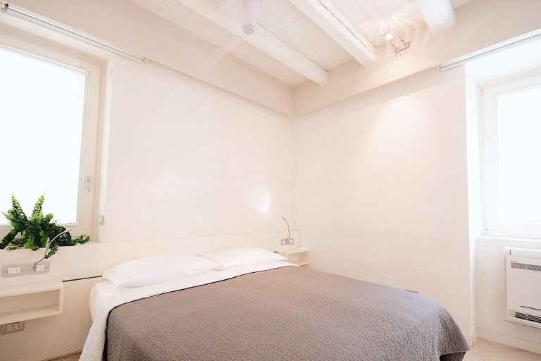 Bedroom 2, Le Nuove Cadreghe Apartments, Verona