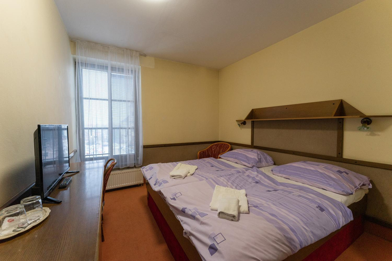 Others 5, Hotel Amco, Šumperk