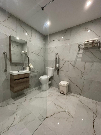 Bathroom 2, La Reggia Seaview Guesthouse