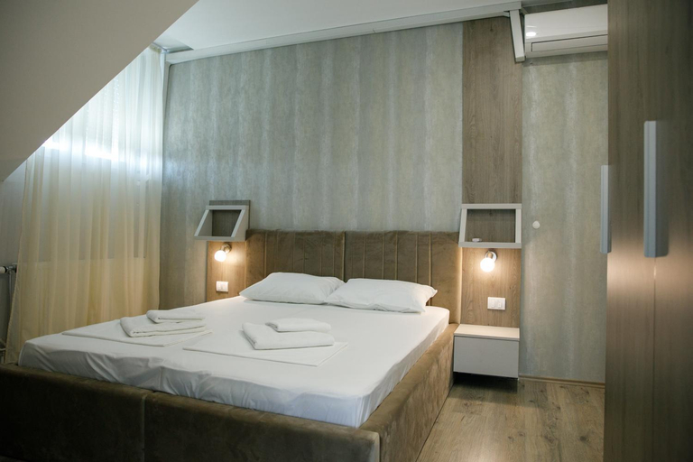 Others 2, Fine Suites, Niš