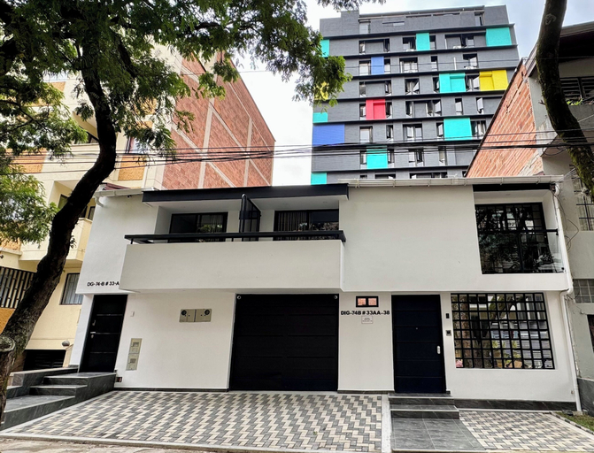 Exterior & Views