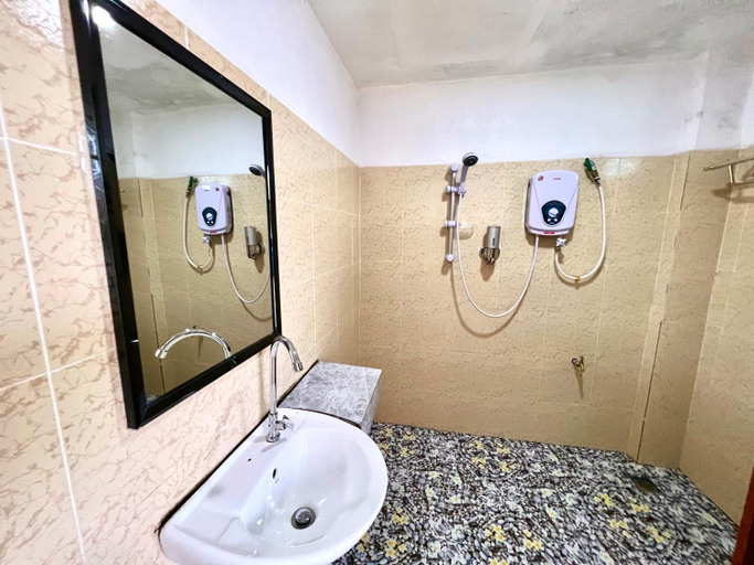 Bathroom 1, JR RESORT, Ranau