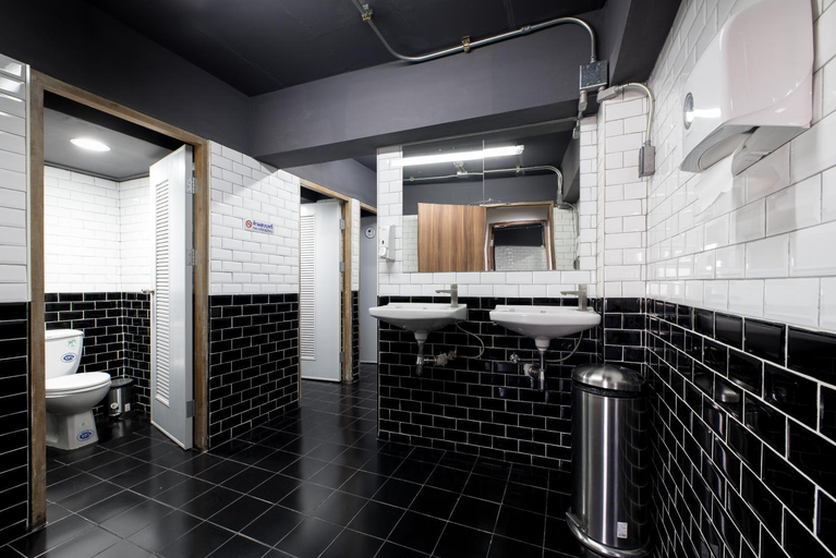 Bathroom 5, Ed Hostel, Muang Chiang Mai