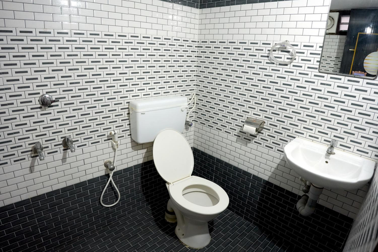 Bathroom 3, JeeHaa Homestay, Alappuzha