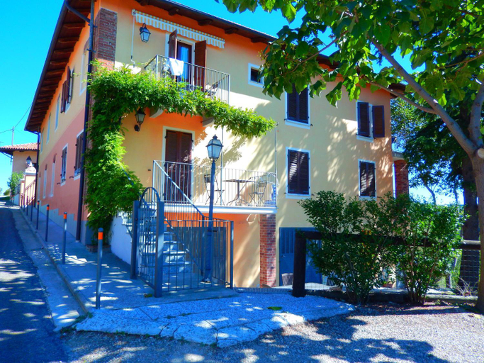 Agriturismo Cantine Bevione - Rooms with air conditioning, Cuneo