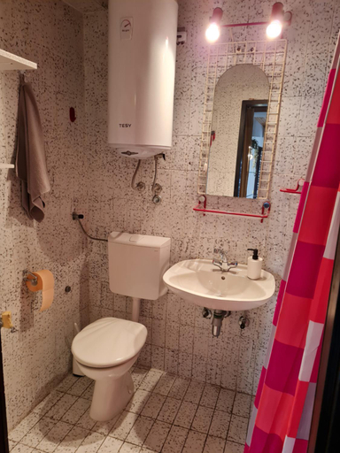 Bathroom 3, Apartmani E&G, Crikvenica