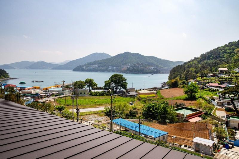 Others 3, Yeosu Aju Pension, Yeosu